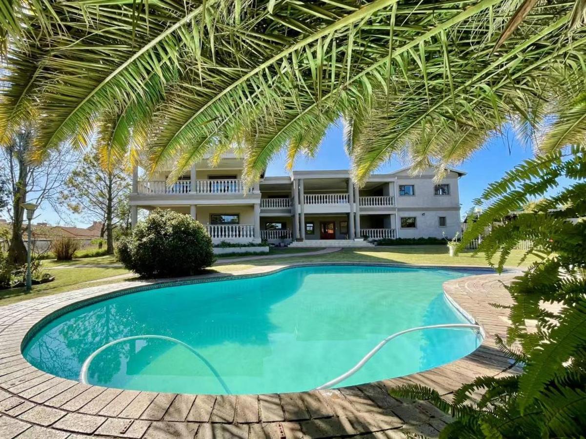 Atlantic Pearl Guest House Midrand Eksteriør billede