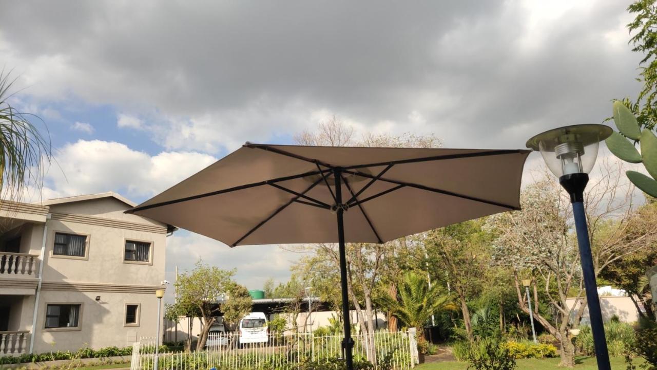 Atlantic Pearl Guest House Midrand Eksteriør billede